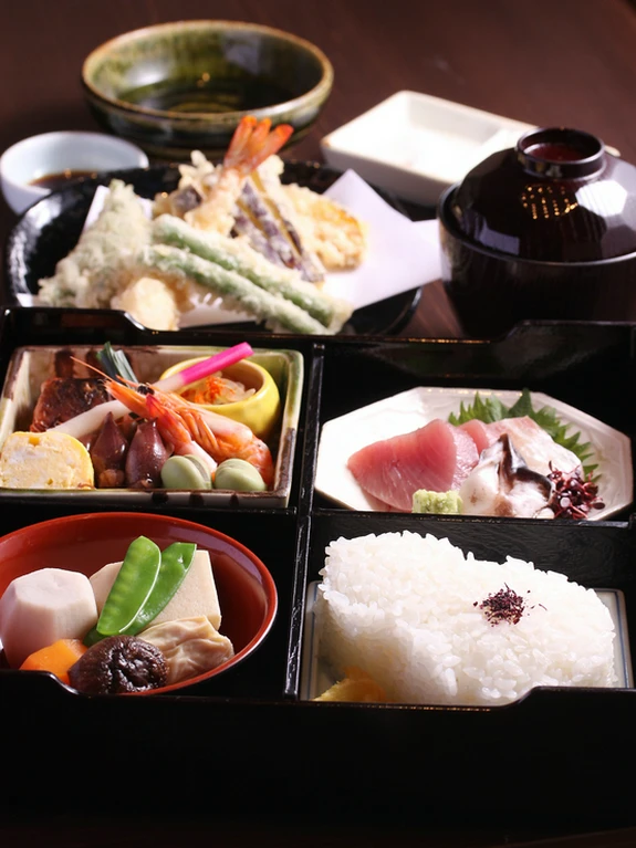 揚菜　PLATSの料理写真
