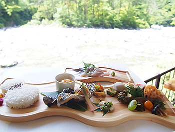 岩魚の里 峡の料理写真